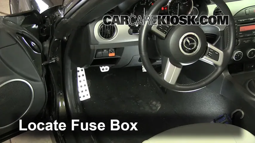 2011 Mazda MX-5 Miata Grand Touring 2.0L 4 Cyl. Fusible (interior) Cambio